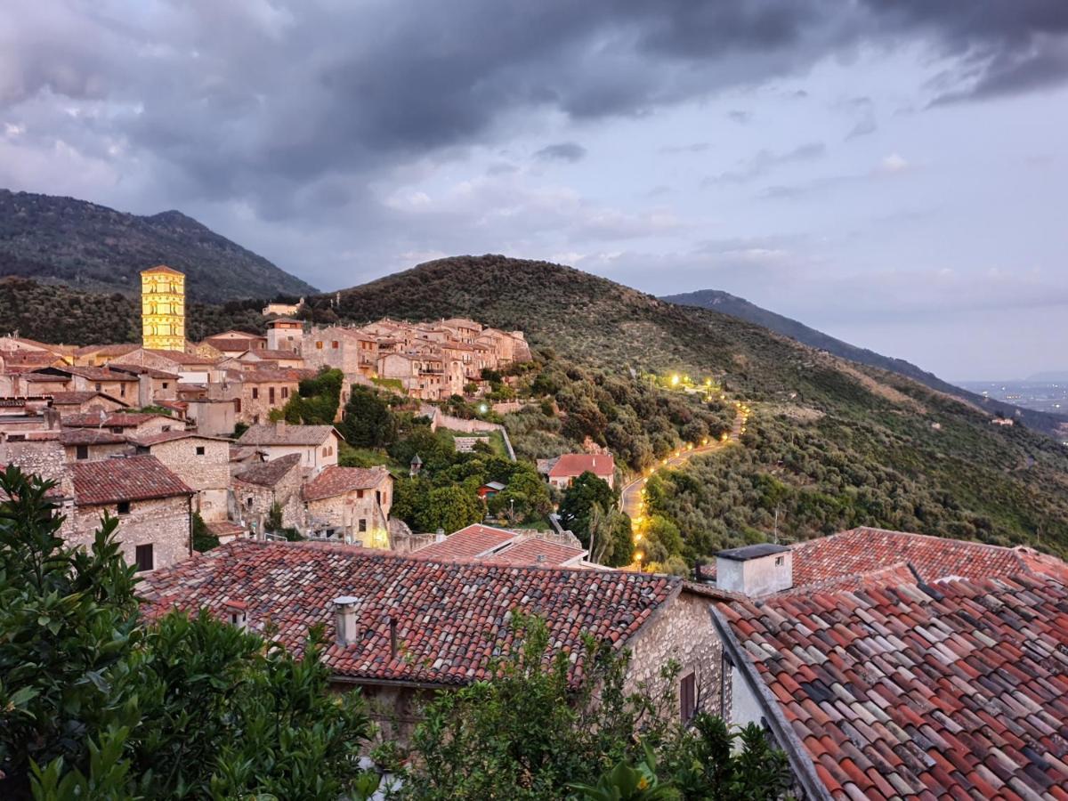 casa vacanze belvedere Apartman Sermoneta Kültér fotó